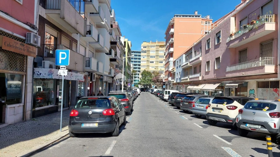 Loja para Venda em Areeiro Foto 2