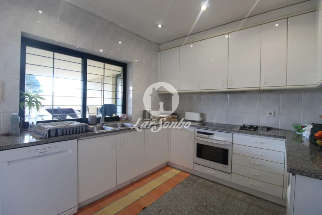 Moradia T5 para Venda em Fânzeres e São Pedro da Cova Foto 1