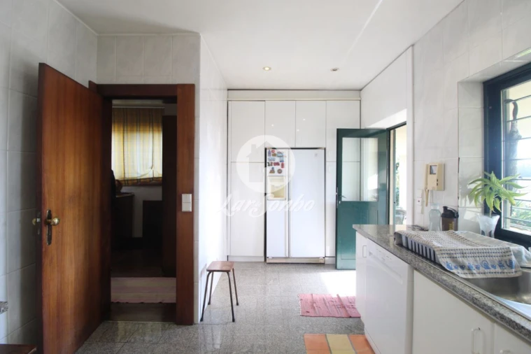 Moradia T5 para Venda em Fânzeres e São Pedro da Cova Foto 3