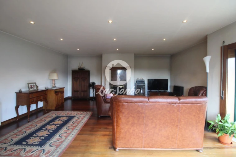 Moradia T5 para Venda em Fânzeres e São Pedro da Cova Foto 15