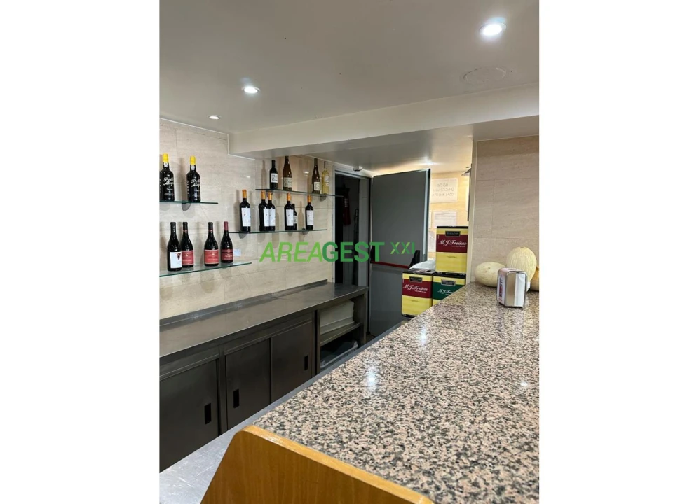 Loja para Venda em Santo António Foto 7