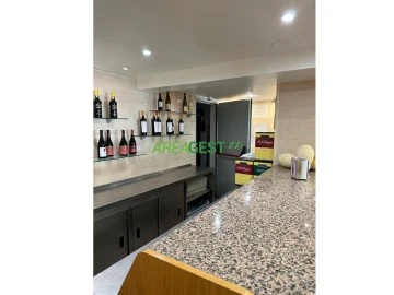 Loja para Venda em Santo António