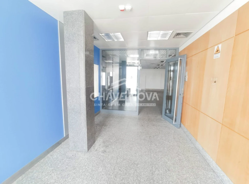 Loja para Arrendamento em Gafanha da Nazaré Foto 4