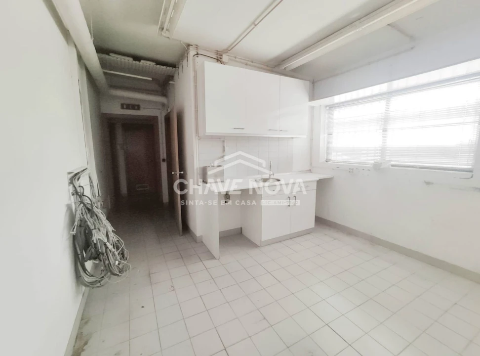 Loja para Arrendamento em Gafanha da Nazaré Foto 8