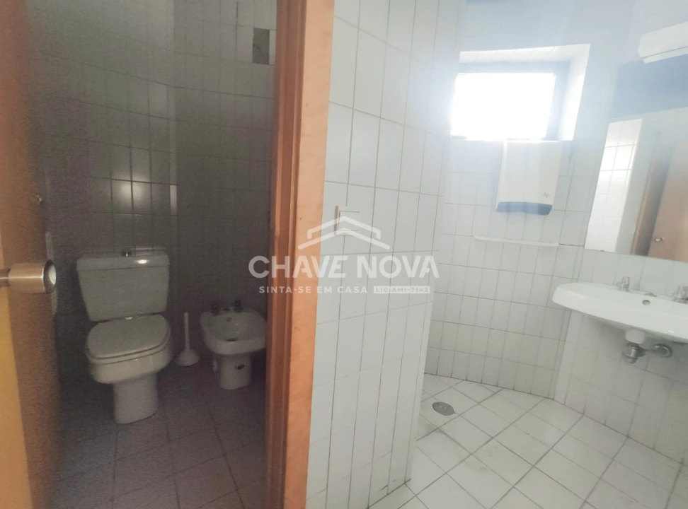 Loja para Arrendamento em Gafanha da Nazaré Foto 11