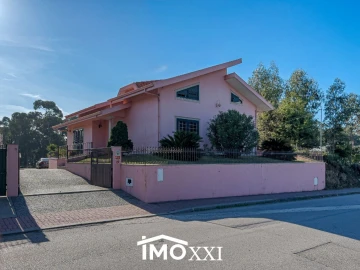 Moradia T5 para Venda em Fiães