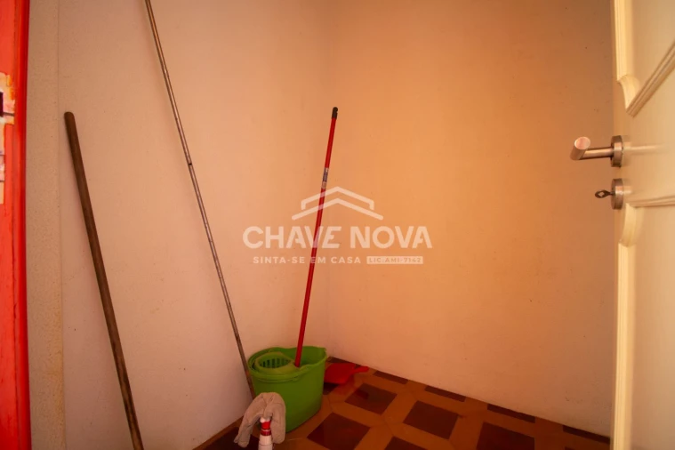 Loja para Venda em Alfena Foto 13