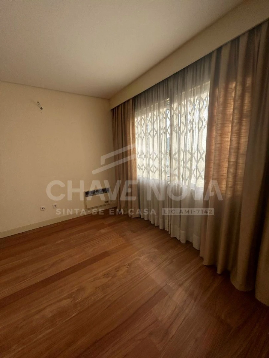 Apartamento T3 para Venda em Aldoar, Foz do Douro e Nevogilde Foto 5