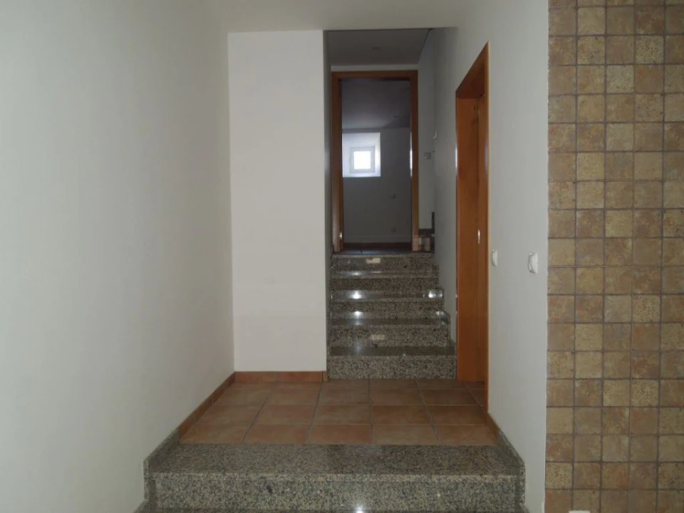 Moradia T5 para Venda em Santa Maria da Devesa Foto 10