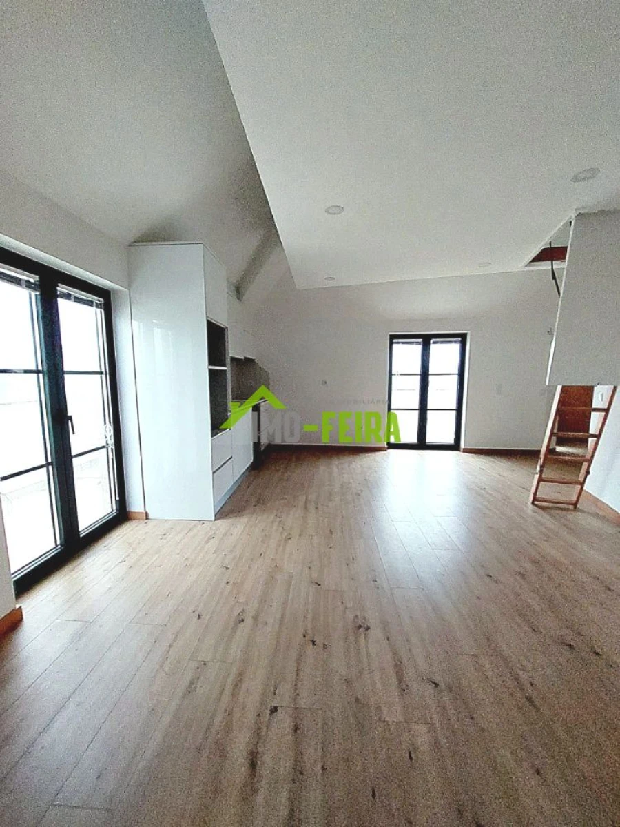 Apartamento T0 para Venda em Ovar, São João, Arada e São Vicente de Pereira Jusã Foto 2