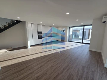 Moradia T4 para Venda em Aradas