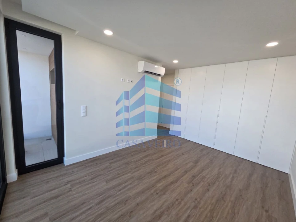 Moradia T4 para Venda em Aradas Foto 15