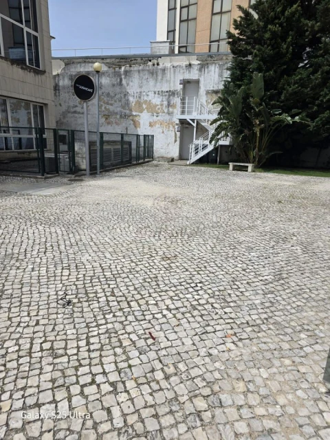 Loja para Arrendamento em Alvalade