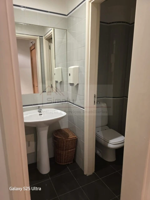 Loja para Arrendamento em Alvalade