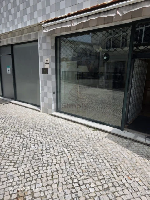 Loja para Arrendamento em Alvalade