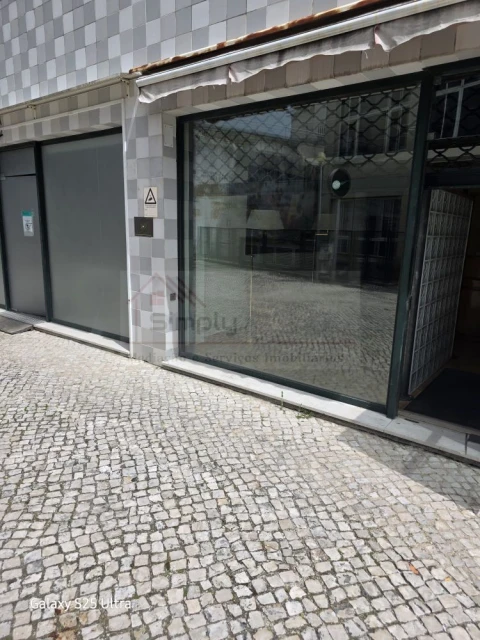 Loja para Arrendamento em Alvalade