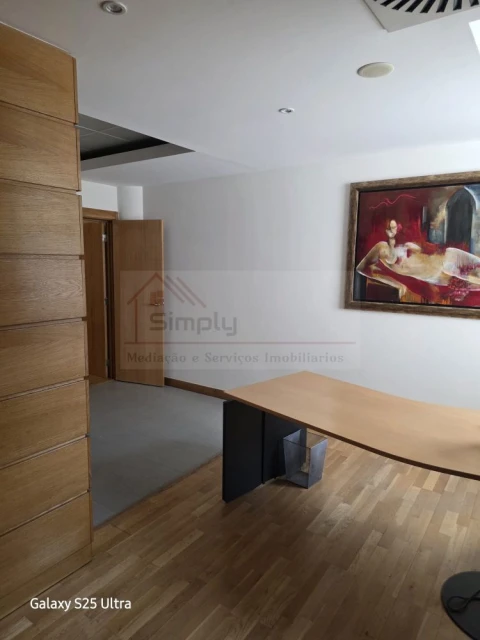 Loja para Arrendamento em Alvalade