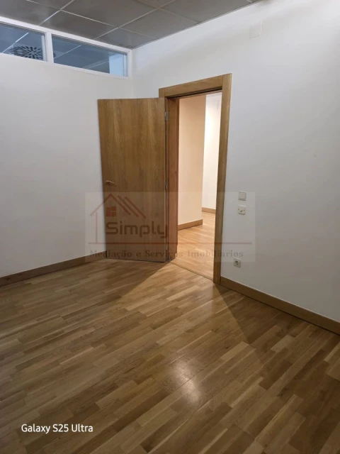 Loja para Arrendamento em Alvalade