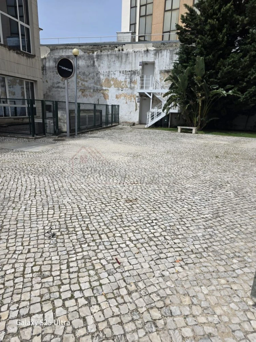 Loja para Arrendamento em Alvalade Foto 19