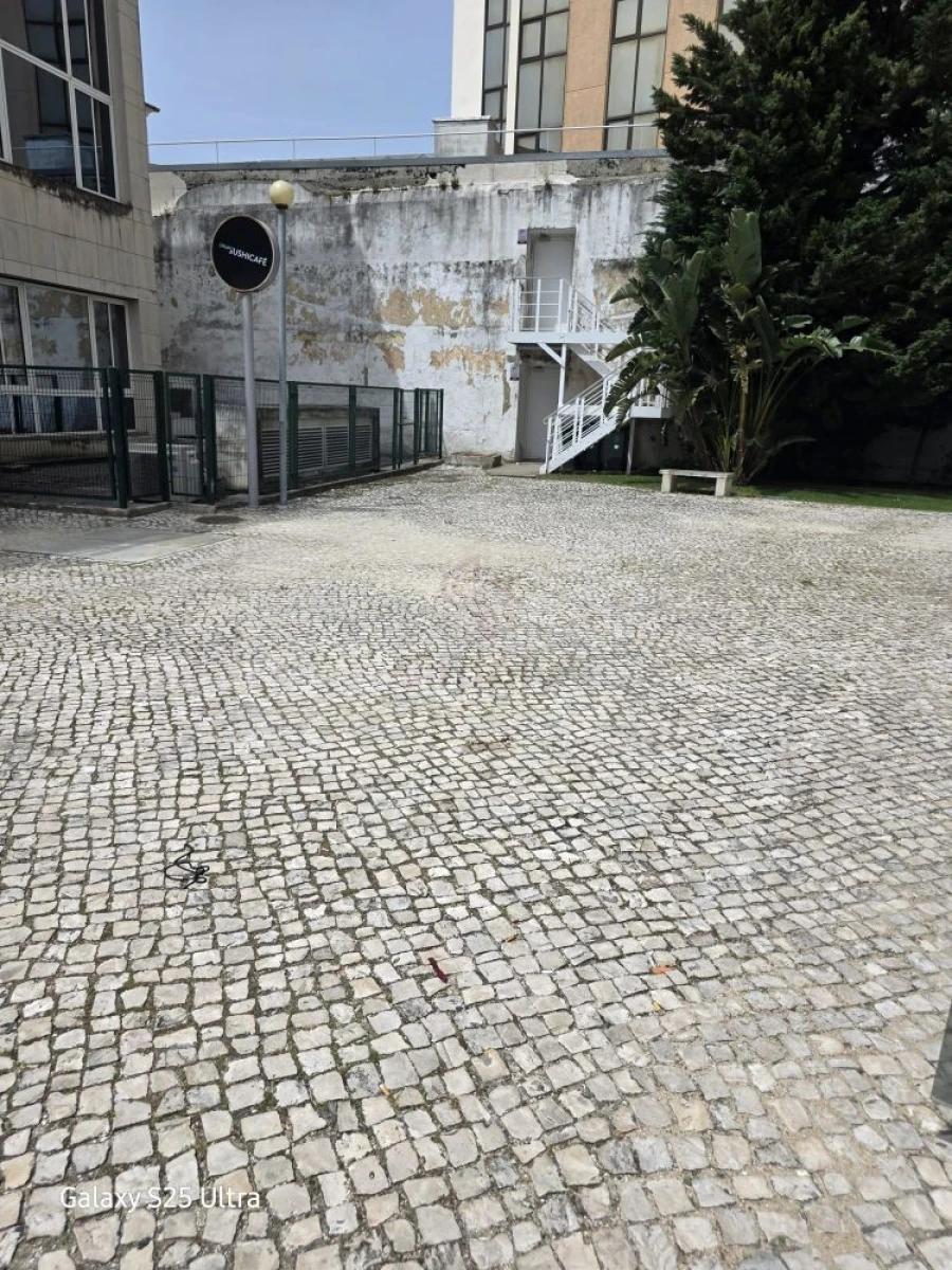 Loja para Arrendamento em Alvalade Foto 19