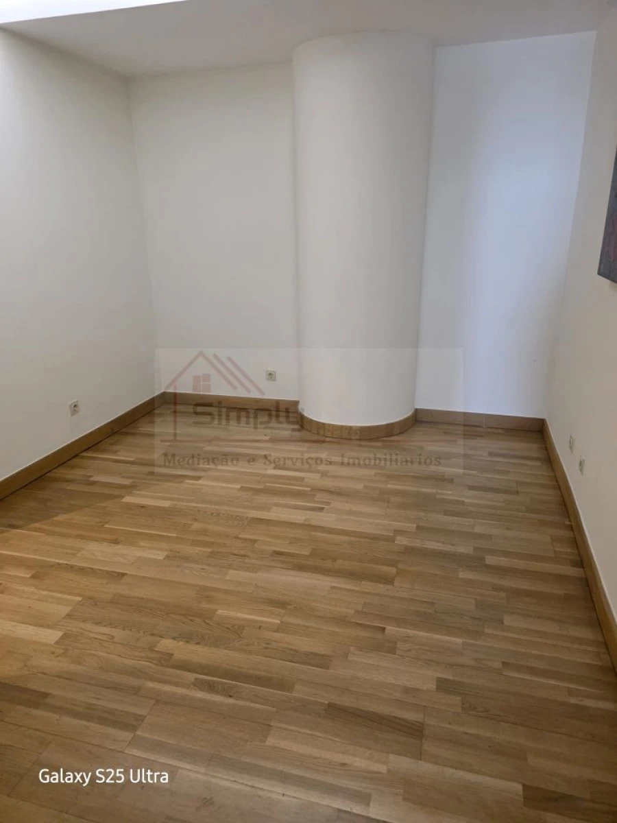 Loja para Arrendamento em Alvalade Foto 7