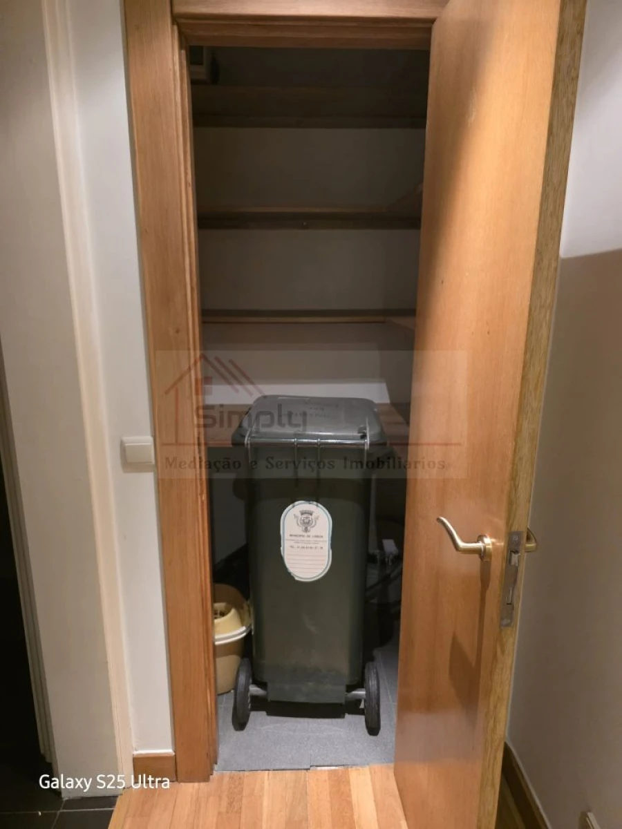 Loja para Arrendamento em Alvalade Foto 12