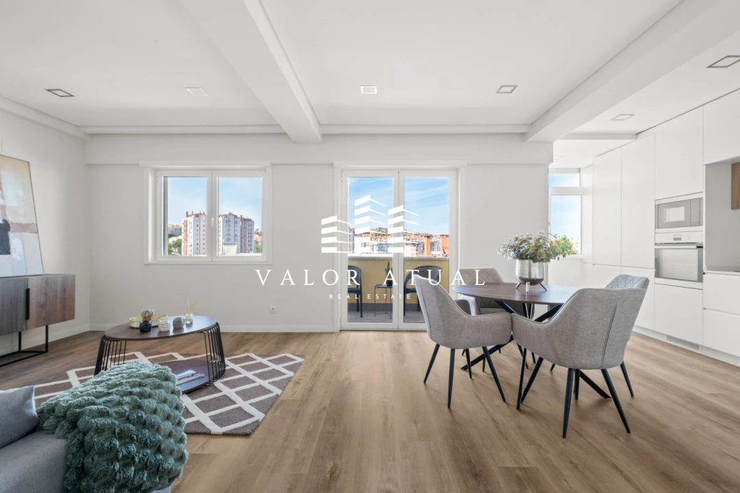 Apartamento T3 para Venda em Benfica Foto 2