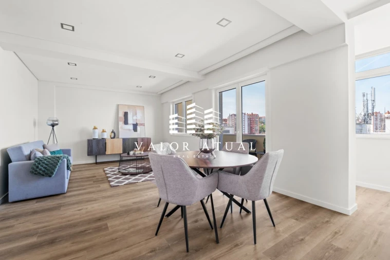 Apartamento T3 para Venda em Benfica Foto 9