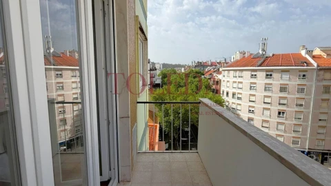 Apartamento T3 para Venda em Benfica