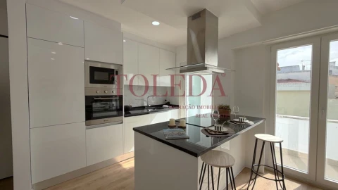 Apartamento T3 para Venda em Benfica