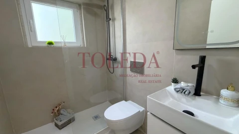 Apartamento T3 para Venda em Benfica