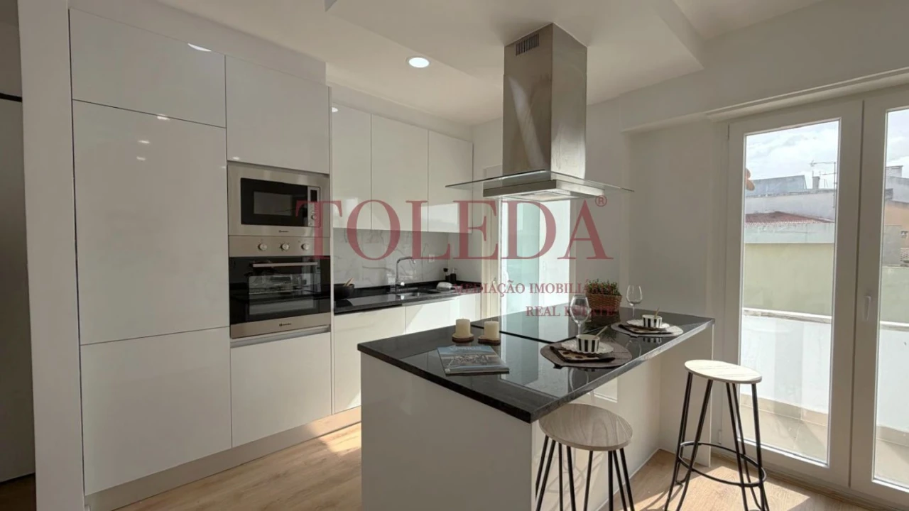 Apartamento T3 para Venda em Benfica Foto 7