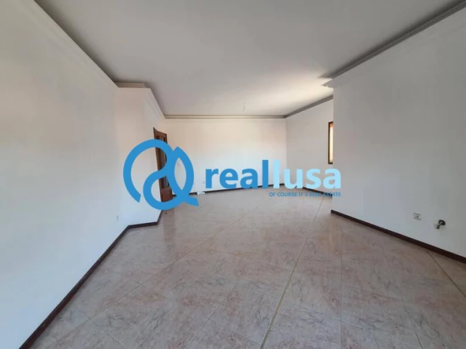 Apartamento T2 para Venda em Rio Tinto Foto 3