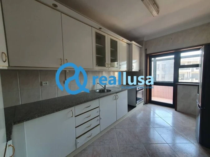 Apartamento T2 para Venda em Rio Tinto Foto 2