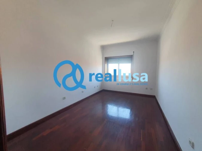 Apartamento T2 para Venda em Rio Tinto Foto 8