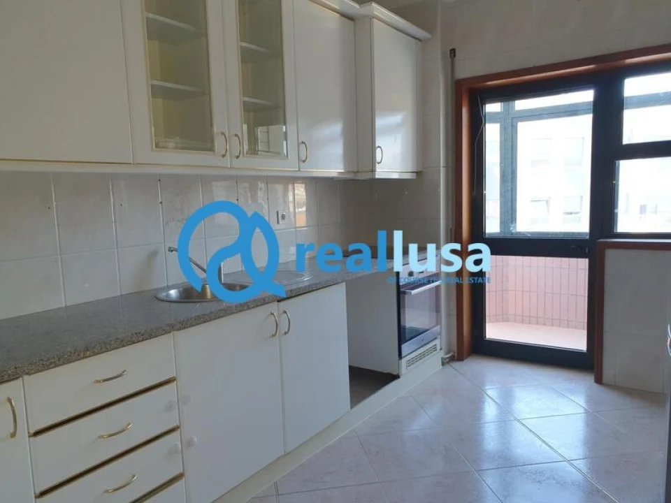 Apartamento T2 para Venda em Rio Tinto Foto 4