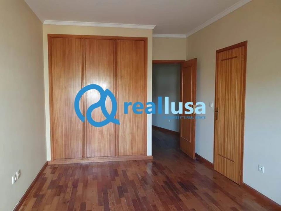 Apartamento T2 para Venda em Rio Tinto Foto 9