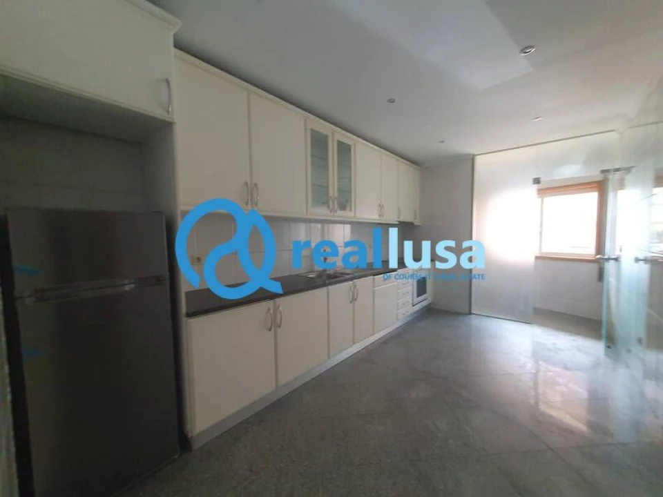 Apartamento T2 para Venda em Rio Tinto Foto 2