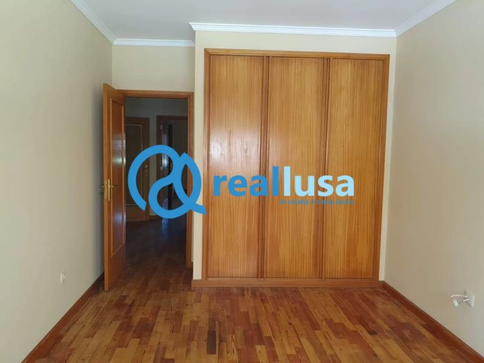 Apartamento T2 para Venda em Rio Tinto Foto 5