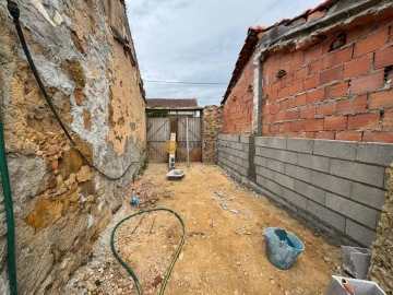 Moradia T1 para Venda em Semide e Rio Vide