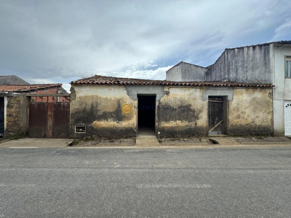 Moradia T1 para Venda em Semide e Rio Vide Foto 1