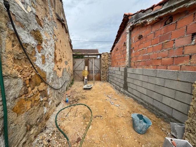 Moradia T1 para Venda em Semide e Rio Vide Foto 3