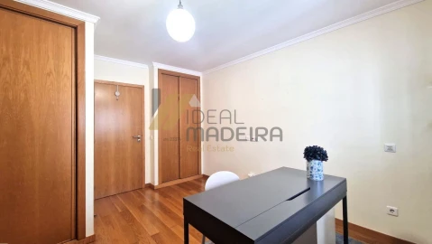 Apartamento T3 para Venda em Funchal (Se)