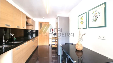 Apartamento T3 para Venda em Funchal (Se)