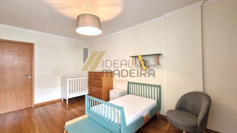 Apartamento T3 para Venda em Funchal (Se)