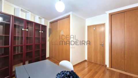 Apartamento T3 para Venda em Funchal (Se)