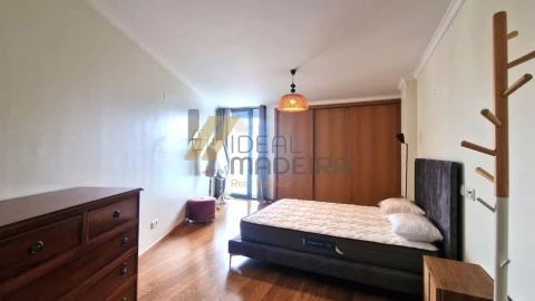Apartamento T3 para Venda em Funchal (Se)
