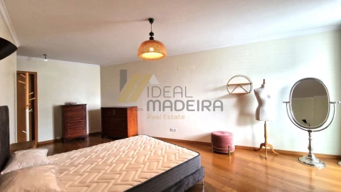 Apartamento T3 para Venda em Funchal (Se)