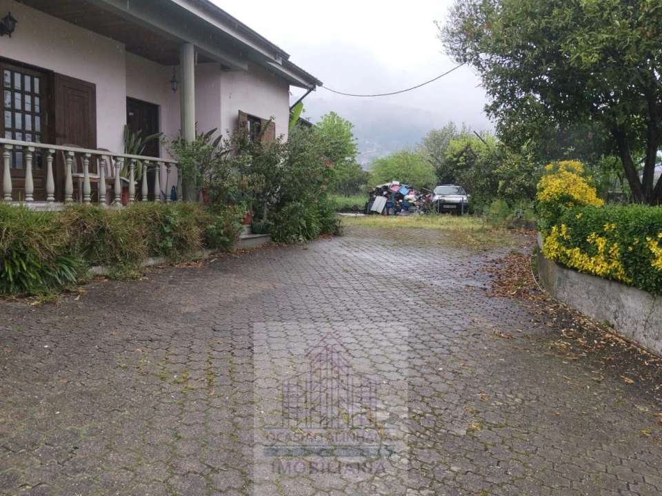 Moradia T3 para Venda em Baltar Foto 8