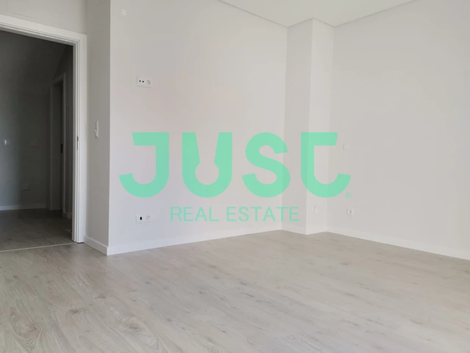 Moradia T3 para Venda em Quinta do Conde Foto 4